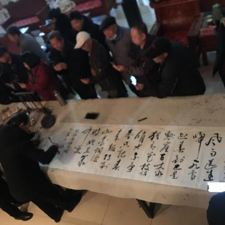 雄安新区人民群众纪念毛主席诞辰128周年——千秋万代高举毛泽东伟大旗帜前进