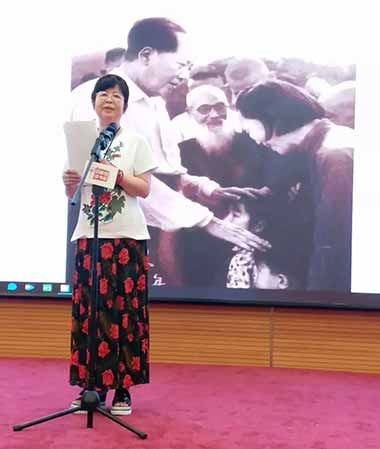 毛小青和著名表演艺术家舒耀瑄应邀参加北下关街道举行的