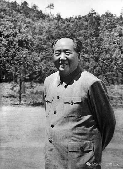 现在，有这样一些人，好象得了天下，就高枕无忧，可以横行霸道了。这样的人，群众反对他，打石头，打锄头，我看是该当，我最欢迎。而且有些时候，只有打才能解决问题………