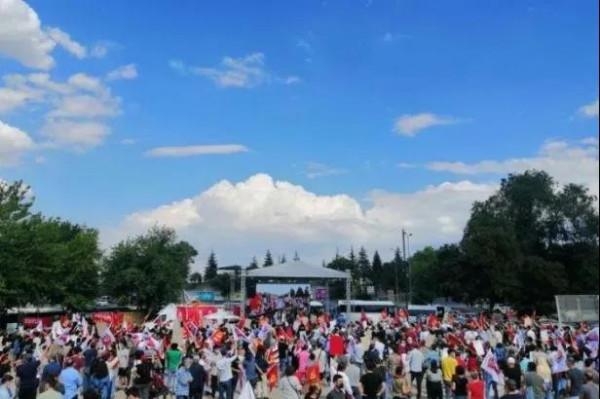 土耳其共产党在安卡拉举行群众集会