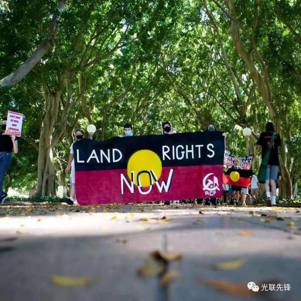 澳大利亚共产党举行游行抗议“国庆日”