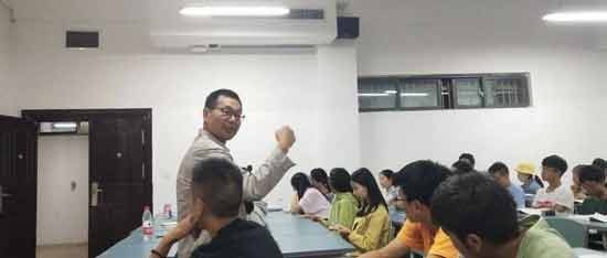 沉痛悼念优秀的人民教师、爱国志士汤韵旋同志!