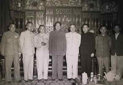 毛泽东与两位破格入党的维吾尔族党员