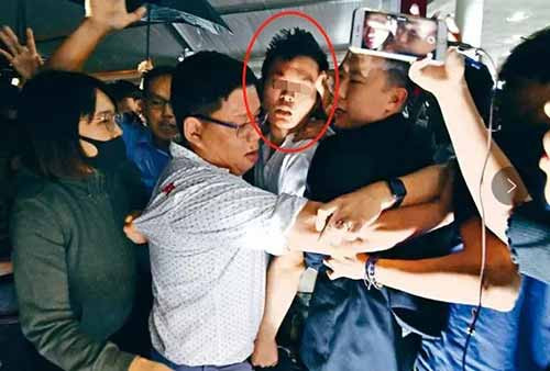 目击者讲述港科大“私刑”始末：碰瓷，殴打，“简直想要他的命！”