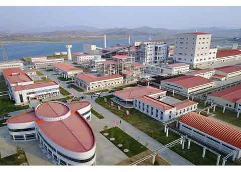 金正恩同志出席顺川磷肥厂竣工典礼 亲自剪彩