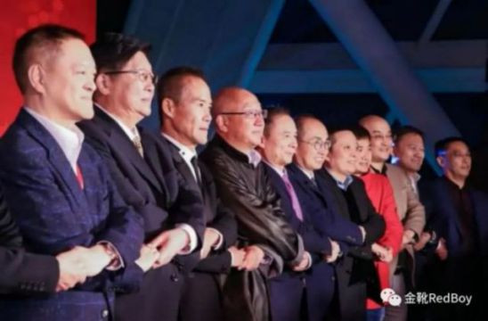 社会主义中国想要永葆工农阶级的主人翁利益与地位不受伤害，想要永葆与世界发达国家（通过殖民侵略实现）的先进生产力进行抗衡的工业实力，不二选择即是做大国有企业资本、遏制民间资本无序扩张。