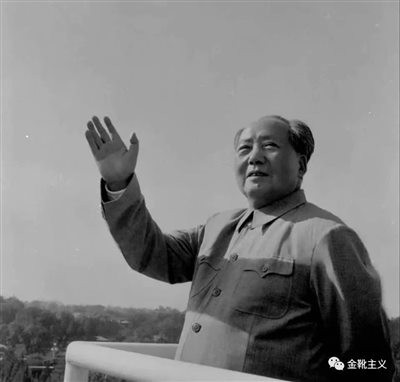 「社会实践」是检验真理的唯一标准,只有真正意义上的发动人民、依托人民、服务人民,实践才有了普适性,检验才有了合法性。