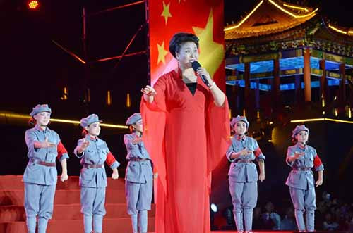 壮丽七十载奋进新时代 南街村隆重举办庆祝新中国成立70周年大型文艺晚会