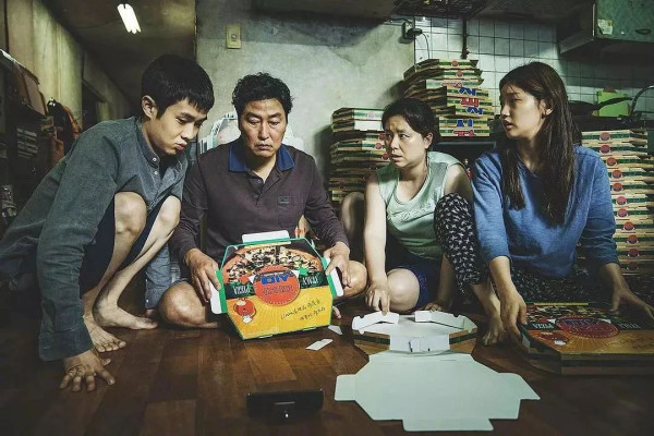 当下东亚乃至世界的人口危机,不过是晚期资本主义的必然结果:所有人都陷入了一个死局……所谓社保等等都只是相关联的一种表象
