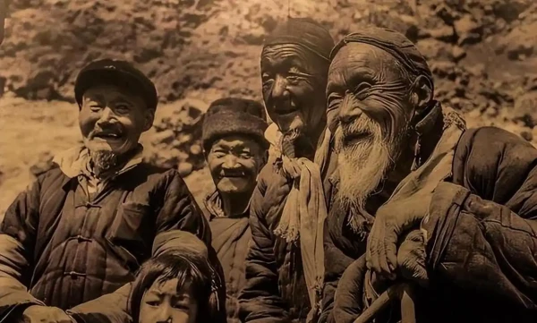 反腐神话:红旗渠投七千万十年,七万人零贪渎奇迹!