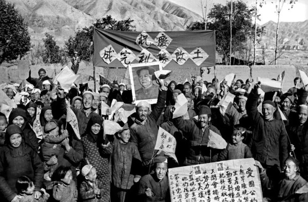 人民不是空洞的概念，是公有制的产物。有了公有制和人民，为其奋斗的党就不可战胜。