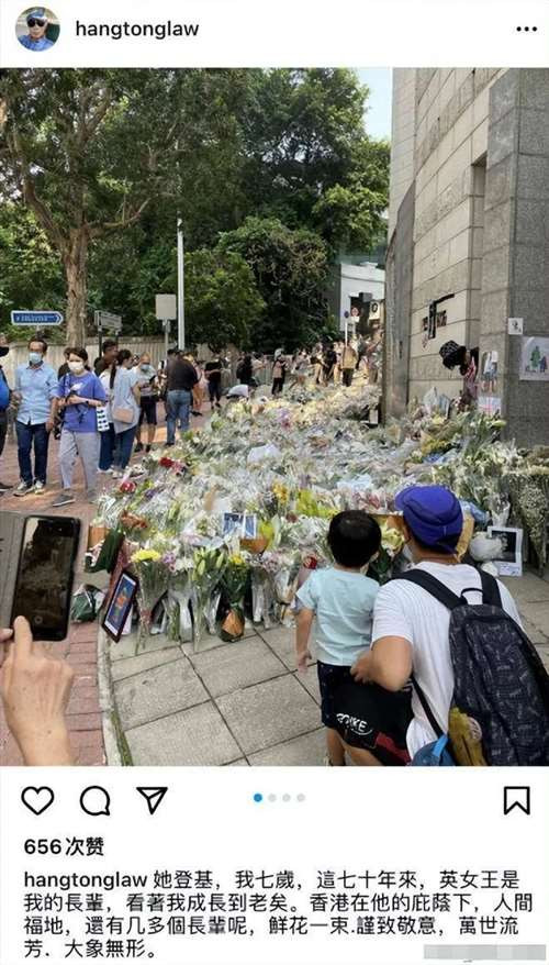 这香港女孩下跪痛哭，但为什么她的身旁安排了5架相机？