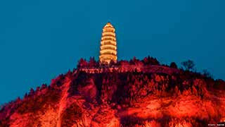 片面重视智育，是中国教育的痼疾，也许直到今天，我们对中国文化习俗的这一顽症才有比较清醒的认识。最先洞察这一点，并采取强有力措施的无疑是我们的伟大领袖毛主席。