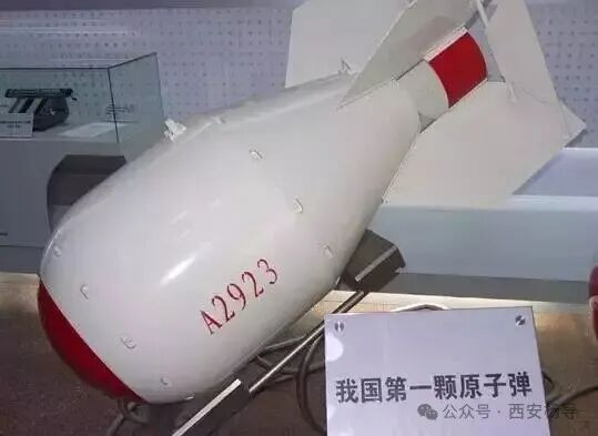 今年以来国际局势进一步紧张,面对中东的种种乱局,对比国内的持久和平,很难不让人感慨,幸亏有毛主席作为中华民族的“执剑人”,他和他的思想才是最大的战略威慑。