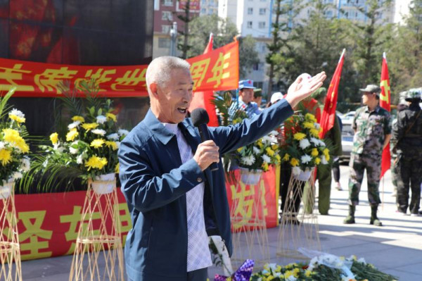 长春市各界人民群众隆重纪念毛主席逝世42周年