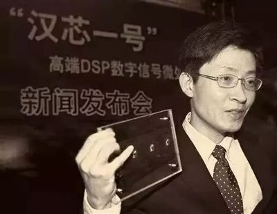 项立刚做为学者,如此引领世风,着实让世人为之侧目!幸亏司马南没有和他计较,否则中国的社会世风真的会让外人见笑了。