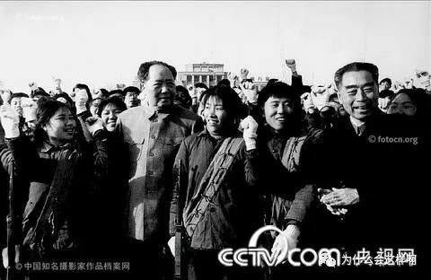 人类发展至今,最民主的时代就是毛泽东时代,最民主的制度,就是社会主义,所以说,今天任何反对毛主席反社会主义制度的人说民主,就是在抽打自己的脸!