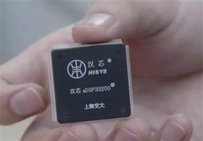 项立刚做为学者,如此引领世风,着实让世人为之侧目!幸亏司马南没有和他计较,否则中国的社会世风真的会让外人见笑了。