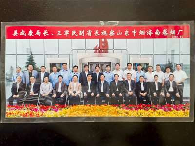 要成就对人民有利的事业，权力非掌握在马克思主义者手里不可，只有马克思主义者才是无产阶级中的最优秀分子，才是人民的真正带头人和代言人。否则，领导者无论怎样把“人民”挂在嘴上，结果只能是个人或少数人得利，给人民带来的唯有损害和灾难。