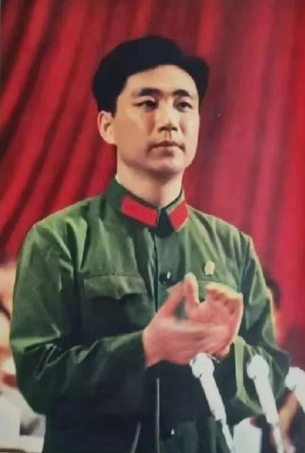 1973年8月24日毛主席主持党的第十次代表大会召开