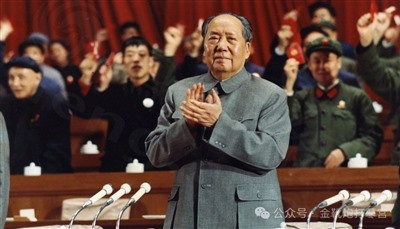 岂曰无碑,山河为碑; 何用留名,人心即名。 公者千古,私者一时。 毛主席万岁!