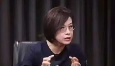群众眼睛真的是亮的。任何趾高气扬的洋腔调,任何鄙视劳动人民的歪理,任何替资本剥夺底层群众权益的包装,都逃不过群众的法眼
