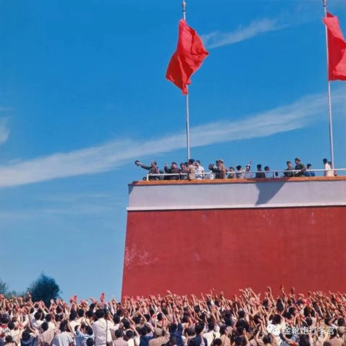 七八点钟的太阳之所以勃勃生机，是因为广阔的土地有值得它去照耀的地方。