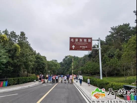 【火热】国庆近40万人到韶山:毛主席圈粉中国新青年!
