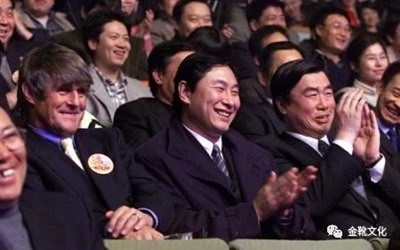 足球权力场的磁性和排他性较之其他领域似乎具有某种天然的屏障。