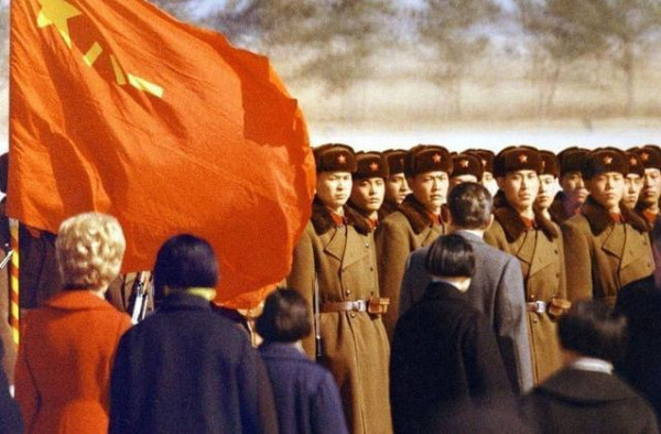 跟着他，我们走出稳健豪迈的步伐：文化自信是有形的，也是无形的？