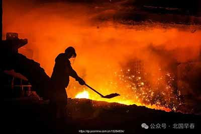 拿新大众文艺和新人民文艺所塑造的人民形象来对比，我们可以看出新大众文艺塑造的人民形象实质上模糊淡化了阶级立场，也缺乏批判现实本质的能力，没有写出真正的人民形象。