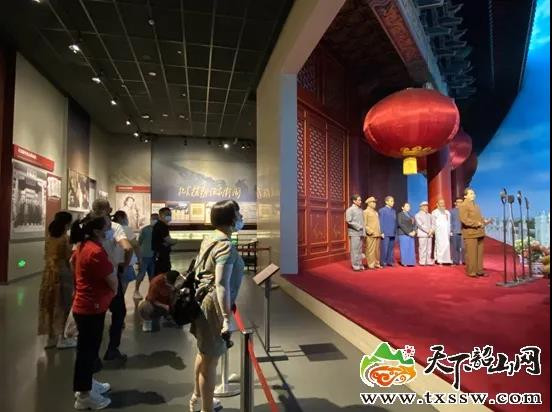 【火热】国庆近40万人到韶山:毛主席圈粉中国新青年!