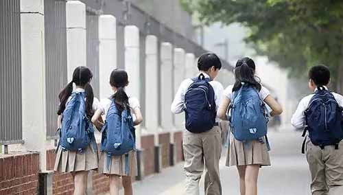 【一周怪事】男子跳河却自杀未遂，无人救援为什么又没死成