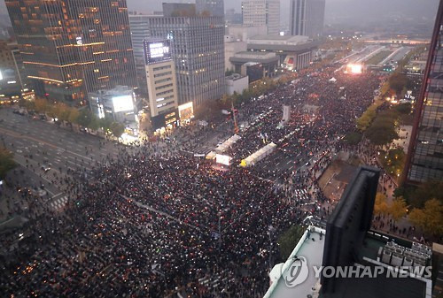 南朝鲜30万人倒朴 游行学生：成立革命政权