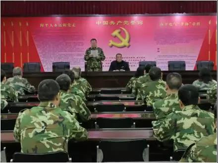 河南平顶山海平工人纪念伟大领袖和导师毛主席诞辰128周年