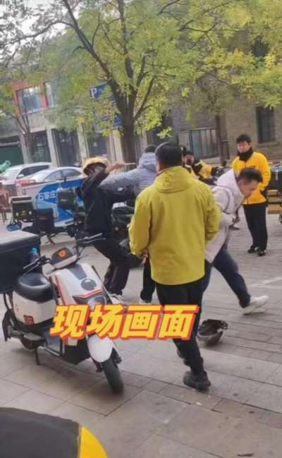 这些问题决不是个人之间的纠纷,而是一个劳资关系问题,阶级斗争问题。不过这种阶级斗争是资产者居于绝对优势,对弱势劳动者所进行的罕见的残酷剥削与压迫下的阶级斗争。