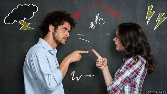 这些年，社会上始终存在一种错误且危险的论调，仿佛要证明改革开放的伟大正确，就必须把改革开放前三十年彻底抹黑、全盘否定，刻意将两个历史时期对立起来。