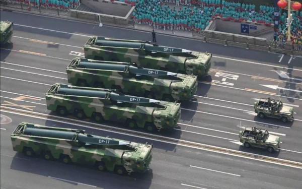 乌克兰自废武功，因为她的独立是苏联解体后轻松得到的，所有的遗产来的太容易了。而中国的完全独立，是以近100年的时间，700万英雄儿女用献血和生命换回来的！