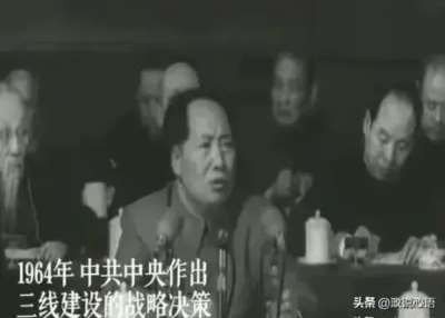  国家将劳动密集型产业从东部向中西部、从中心城市向腹地有序转移的决策，对促进地区间的平衡与全国一盘棋的发展，具有重要的现实和历史意义。同时，也再次证明了毛主席“大三线”建设战略决策的无比正确。