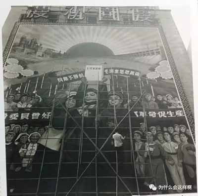 在未回归时,香港群众心向中国,勇于与外国殖民者做斗争,今天香港回归已经20多年了,境外势力却敢在中国的国土上煽动闹事,而”应者云集“,好好的想一想吧,今天的中国到底差哪了?!