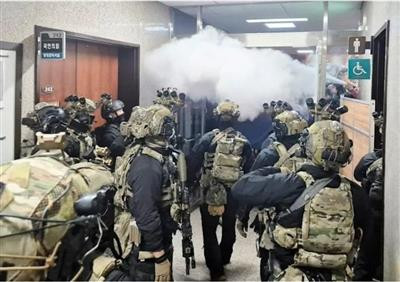 又菜又爱玩,尹锡悦把自己玩成了“光杆司令”!