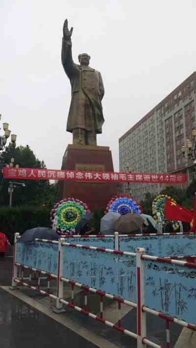 宝鸡毛主席塑像焕然一新,迎接伟人诞辰129周年