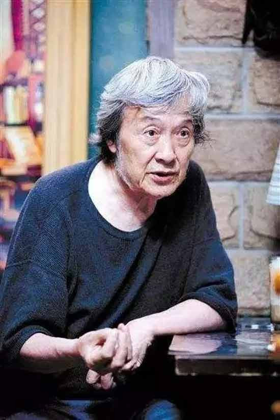 无论是《我的诗篇》还是当下诸种“底层文学”,各形各色的非虚构作品,或许我们更应该追问的是,其背后汇聚的各种矛盾的力量及其生产、制作、传播和观看,究竟是为了让“我们”真正“看见”“ 底层”的存在还有他们艰难的“发声”,还是为了使“我们”看过这一切之后,可以心安理得的“视而不见”……对这一追问的回答,也许包含了这个时代真正的秘密。